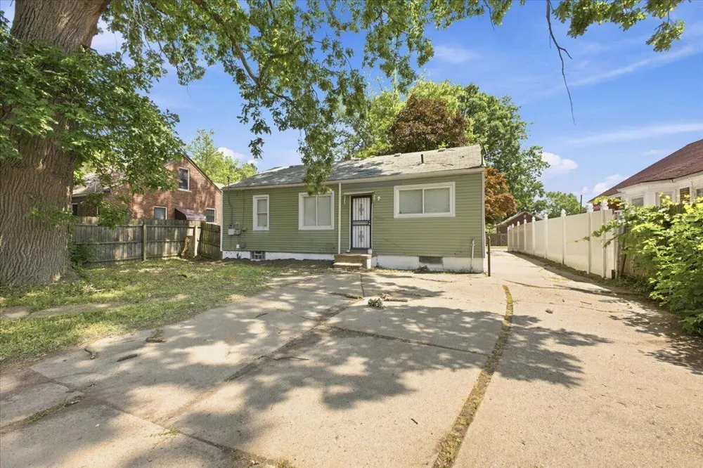 5727 University Place Detroit, MI 48224