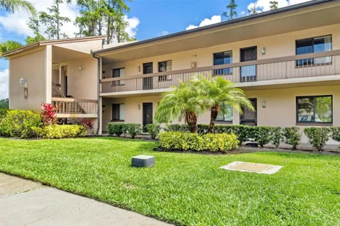 108 WOODLANDS COURT #108
