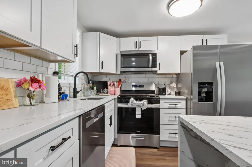 99 HICKORY AVENUE Mantua, NJ 08051