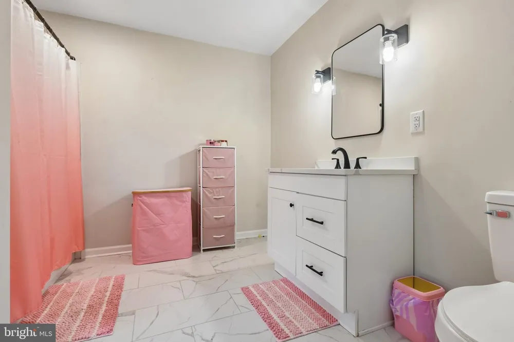 99 HICKORY AVENUE Mantua, NJ 08051
