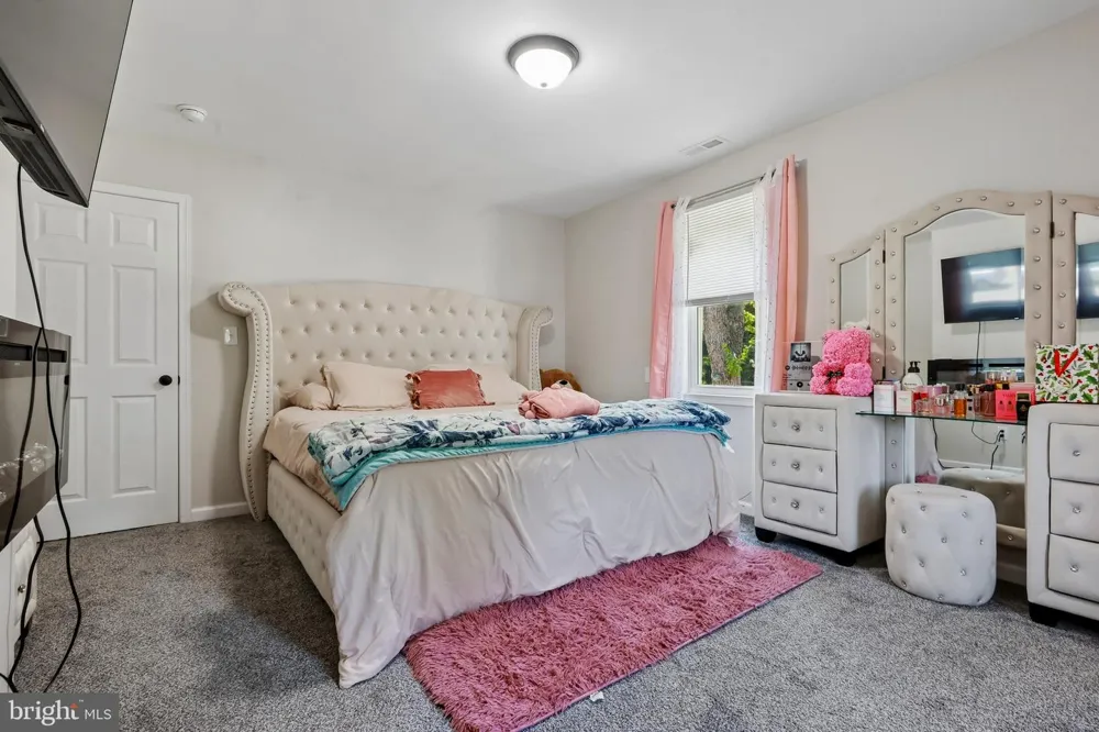 99 HICKORY AVENUE Mantua, NJ 08051