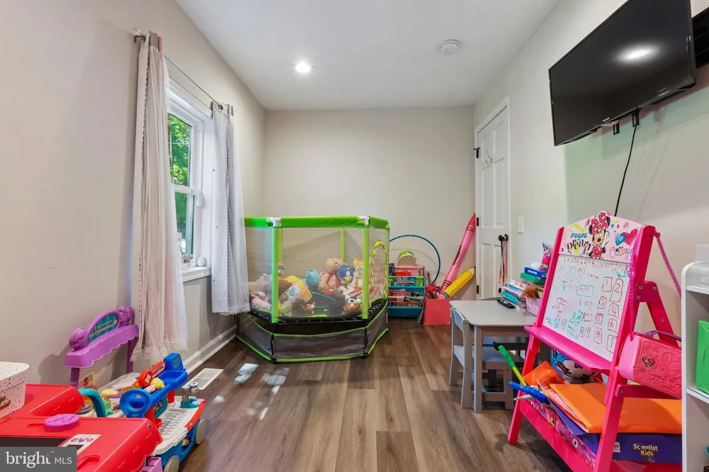 99 HICKORY AVENUE Mantua, NJ 08051