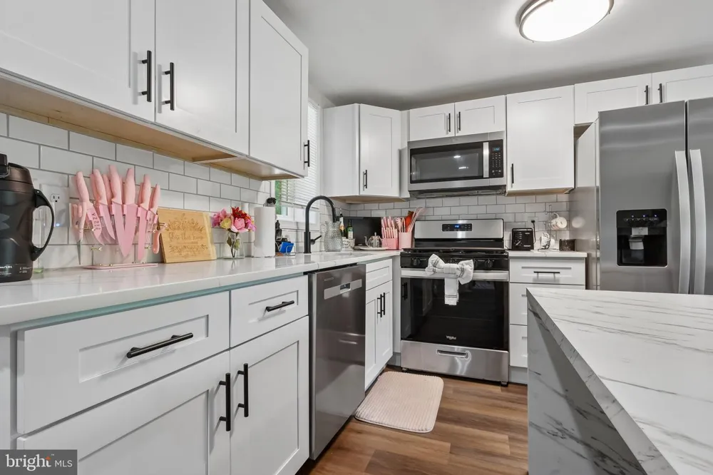 99 HICKORY AVENUE Mantua, NJ 08051