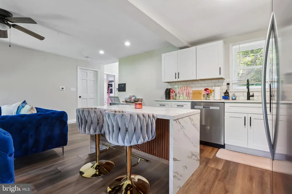 99 HICKORY AVENUE Mantua, NJ 08051