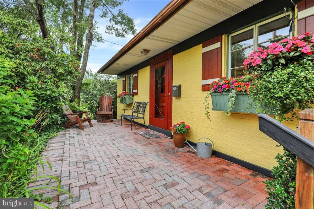 16 JACKSON DRIVE Lancaster, PA 17603