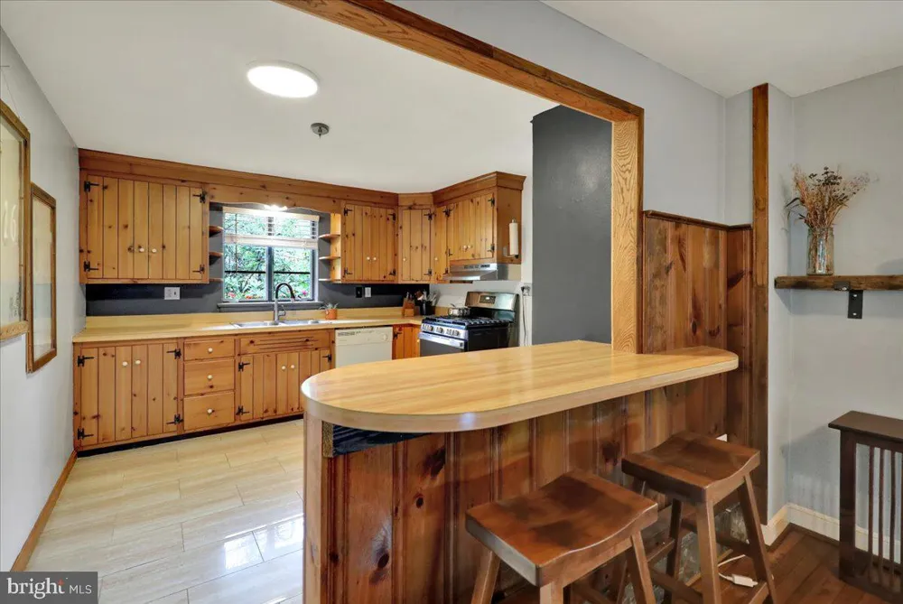 16 JACKSON DRIVE Lancaster, PA 17603