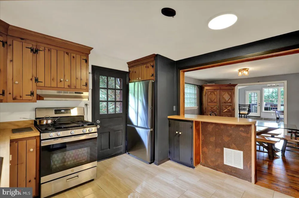 16 JACKSON DRIVE Lancaster, PA 17603