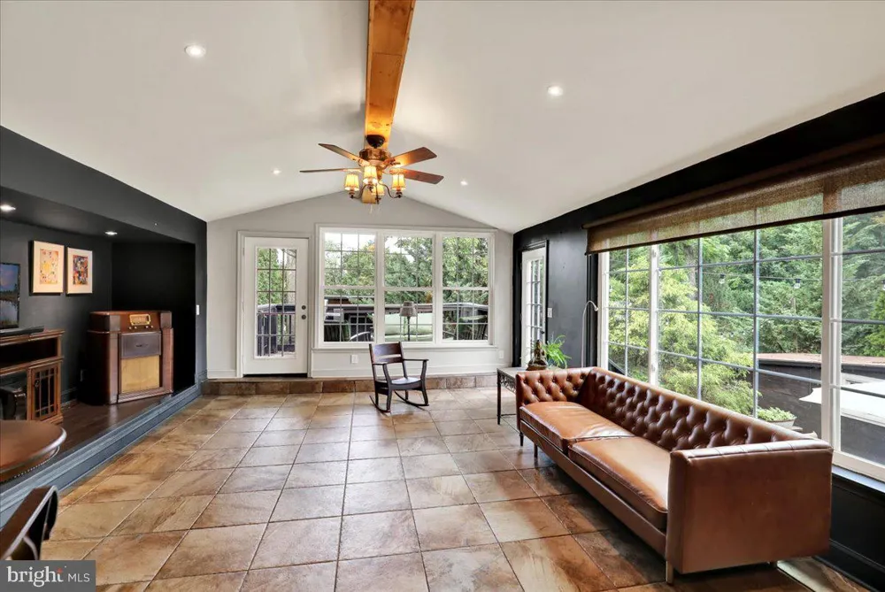 16 JACKSON DRIVE Lancaster, PA 17603