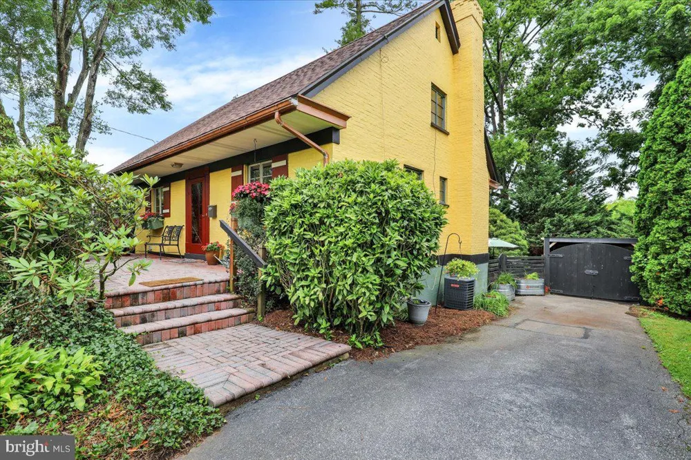 16 JACKSON DRIVE Lancaster, PA 17603