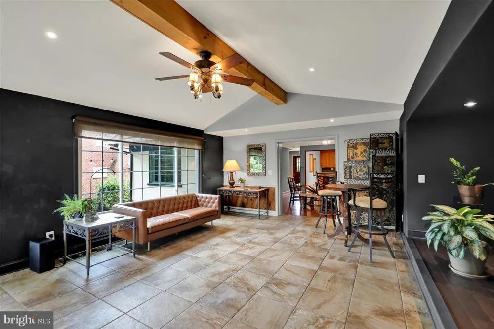16 JACKSON DRIVE Lancaster, PA 17603
