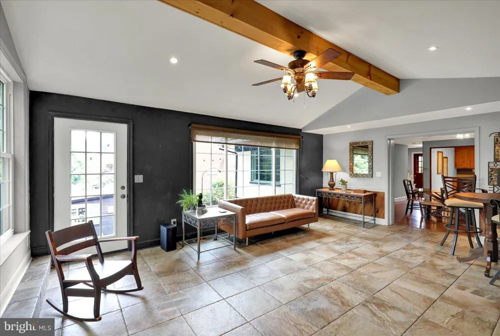16 JACKSON DRIVE Lancaster, PA 17603