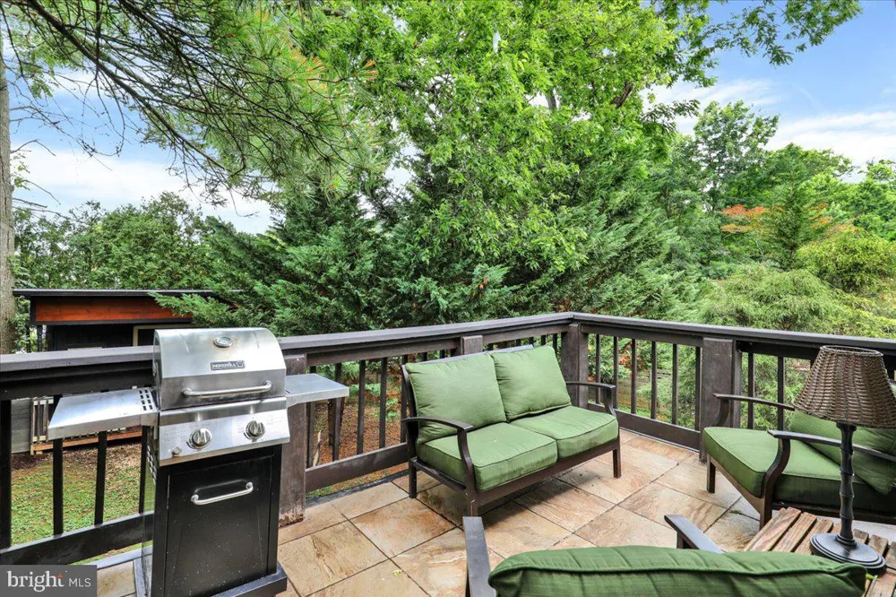 16 JACKSON DRIVE Lancaster, PA 17603