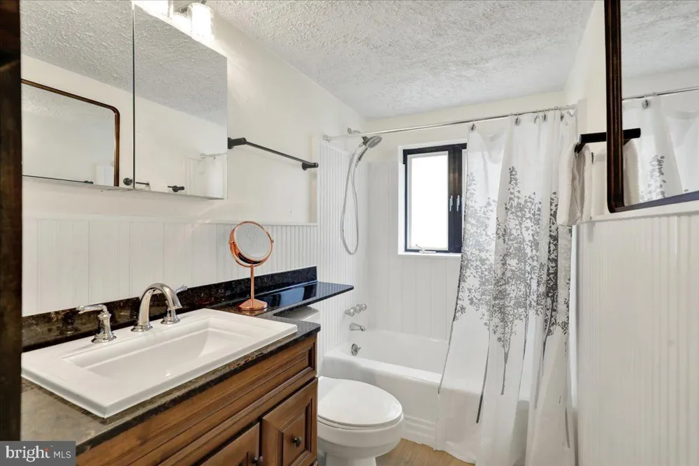 16 JACKSON DRIVE Lancaster, PA 17603