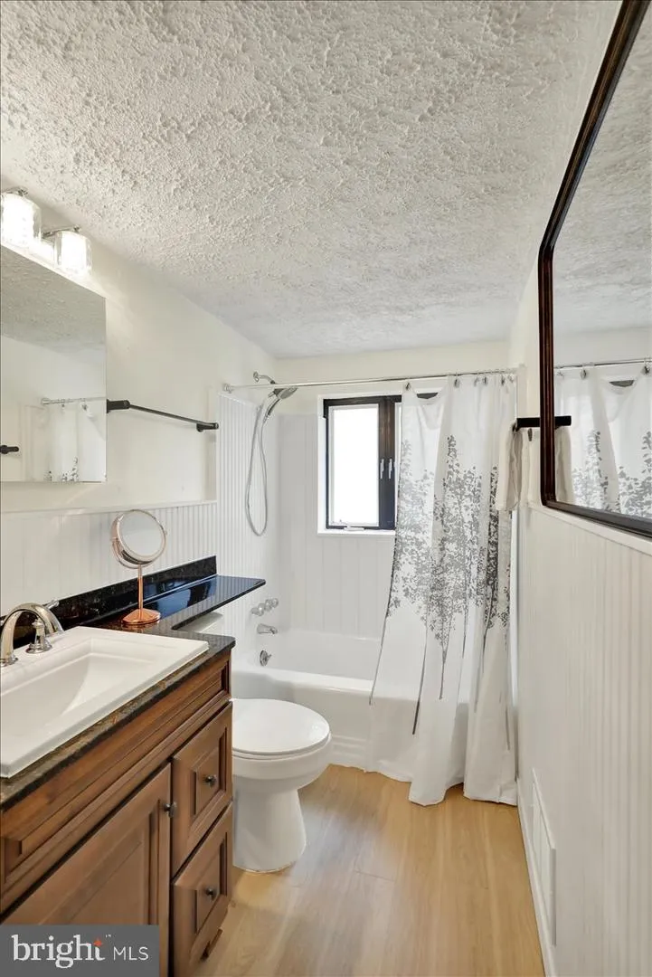 16 JACKSON DRIVE Lancaster, PA 17603