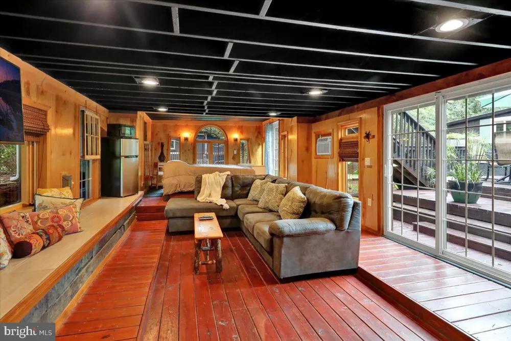 16 JACKSON DRIVE Lancaster, PA 17603