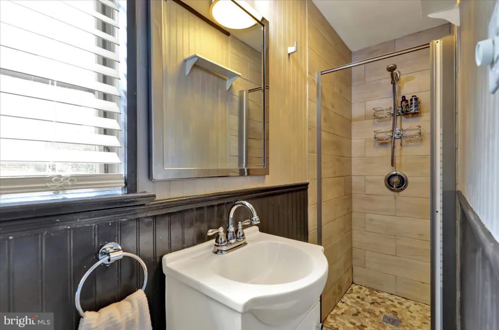 16 JACKSON DRIVE Lancaster, PA 17603