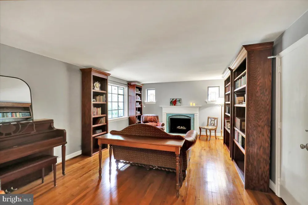 16 JACKSON DRIVE Lancaster, PA 17603