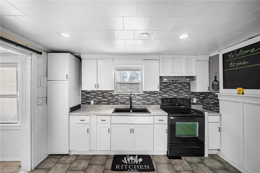 710 Edgewood Avenue Thomasville, NC 27360