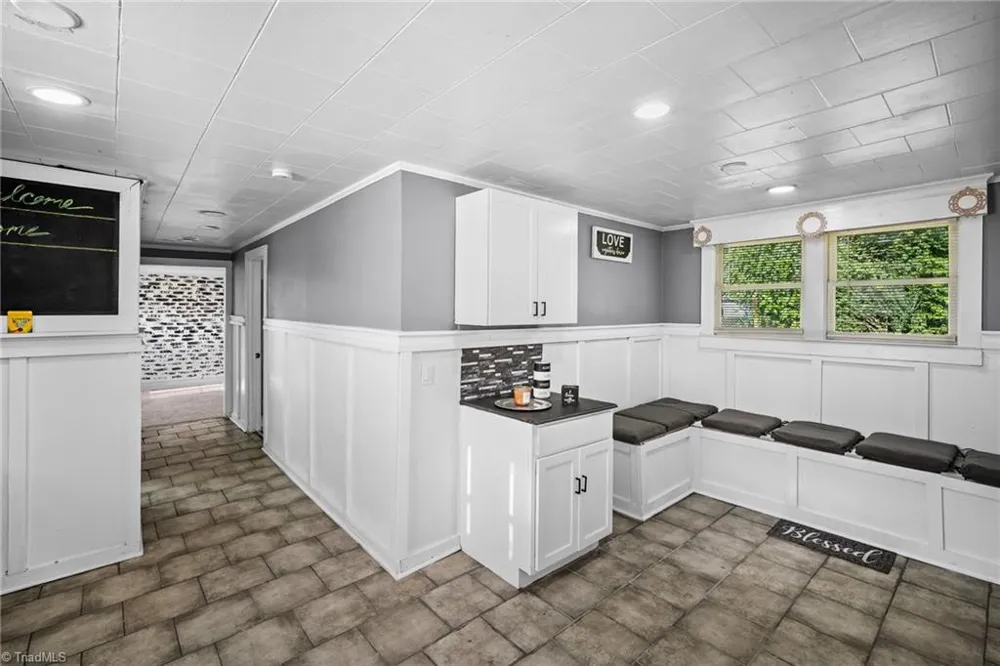710 Edgewood Avenue Thomasville, NC 27360