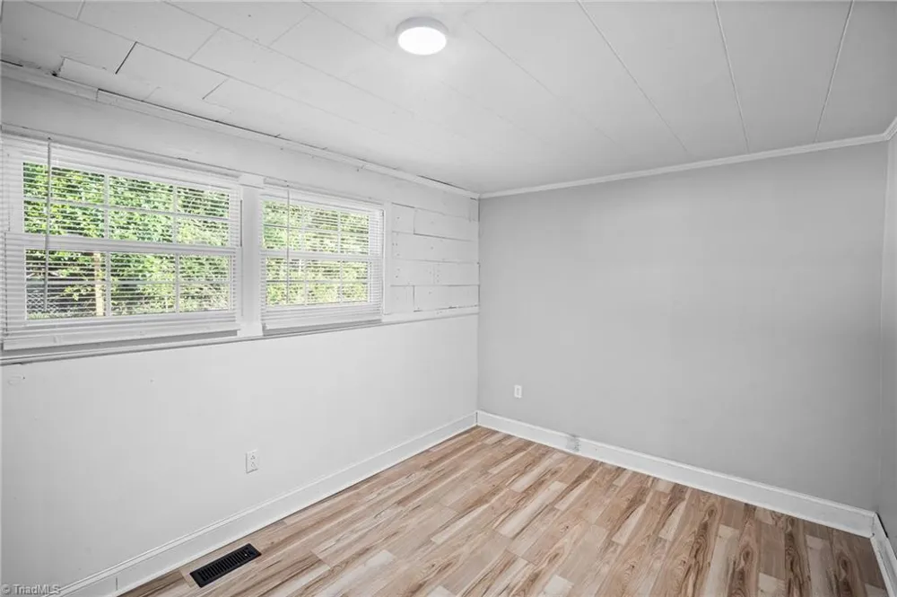 710 Edgewood Avenue Thomasville, NC 27360
