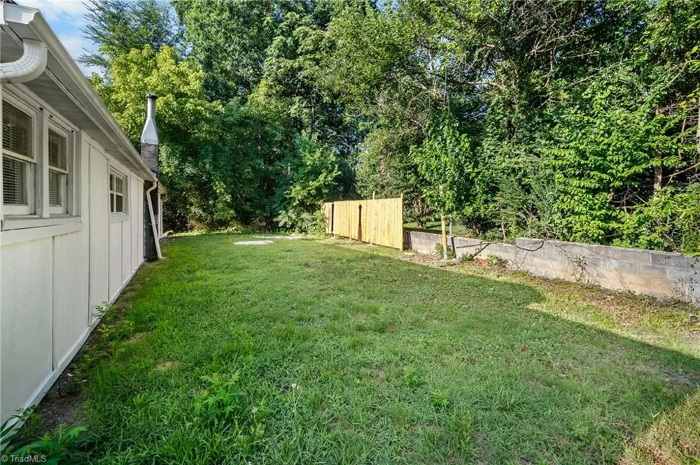 710 Edgewood Avenue Thomasville, NC 27360