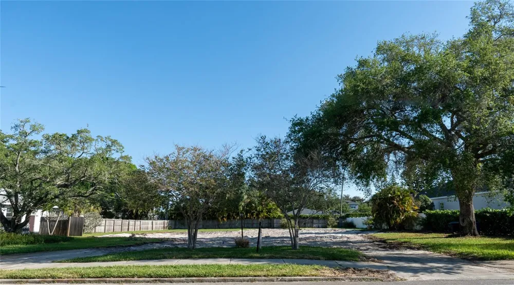 1020 SNELL ISLE BOULEVARD NE St Petersburg, FL 33704