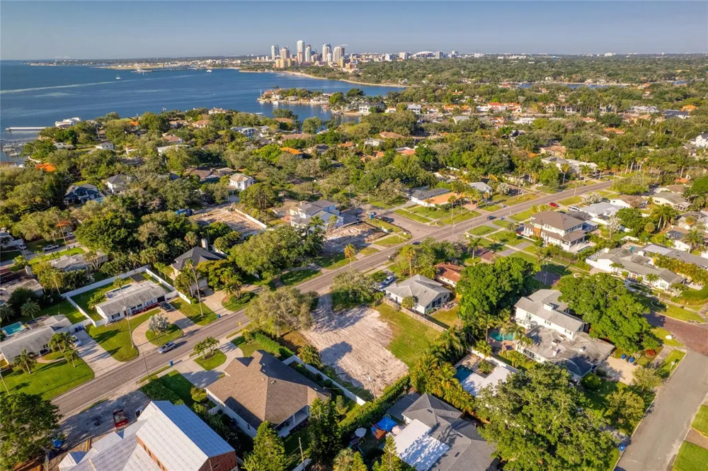 1020 SNELL ISLE BOULEVARD NE St Petersburg, FL 33704