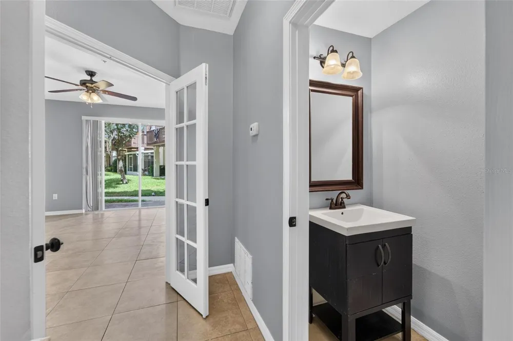 3186 BAYSHORE OAKS DRIVE Tampa, FL 33611