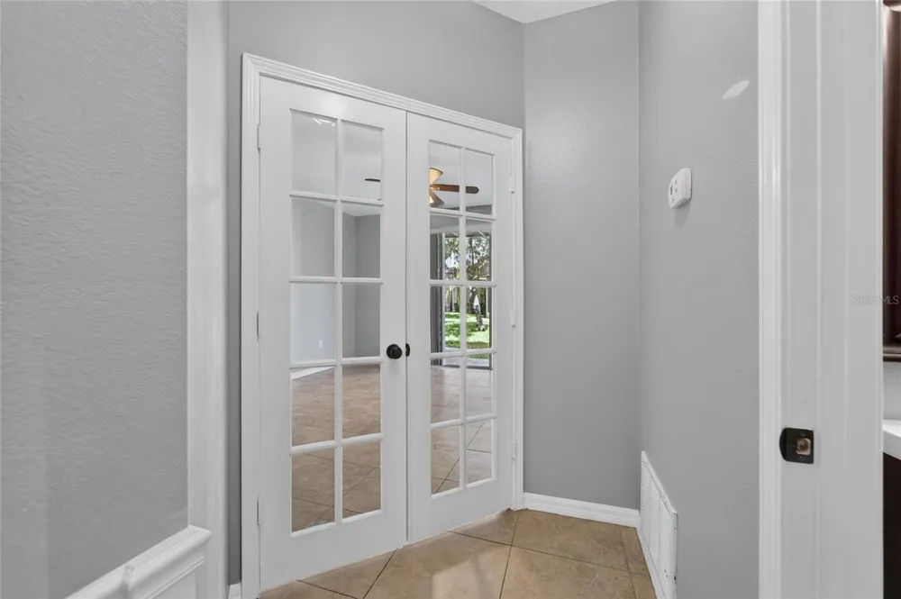 3186 BAYSHORE OAKS DRIVE Tampa, FL 33611