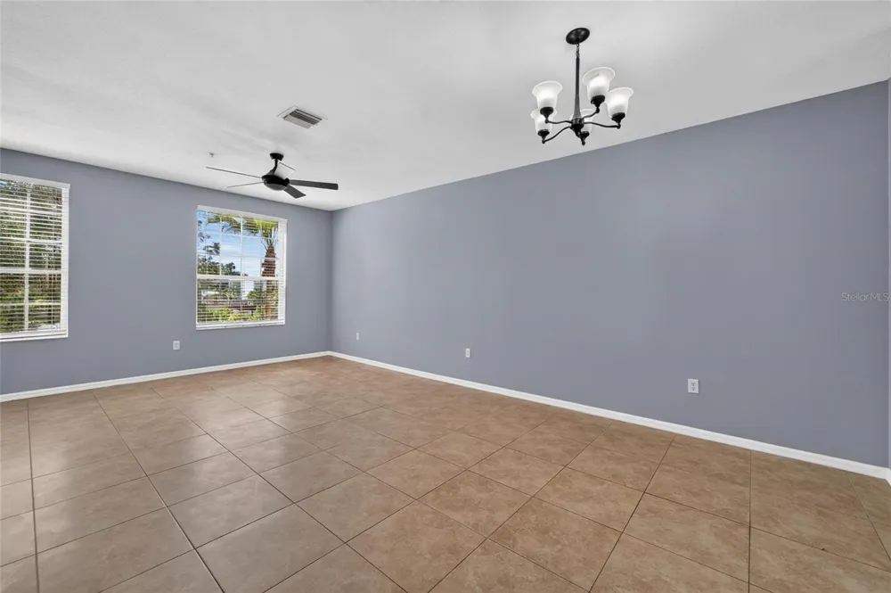 3186 BAYSHORE OAKS DRIVE Tampa, FL 33611