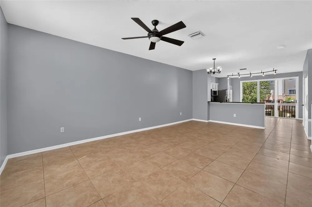 3186 BAYSHORE OAKS DRIVE Tampa, FL 33611