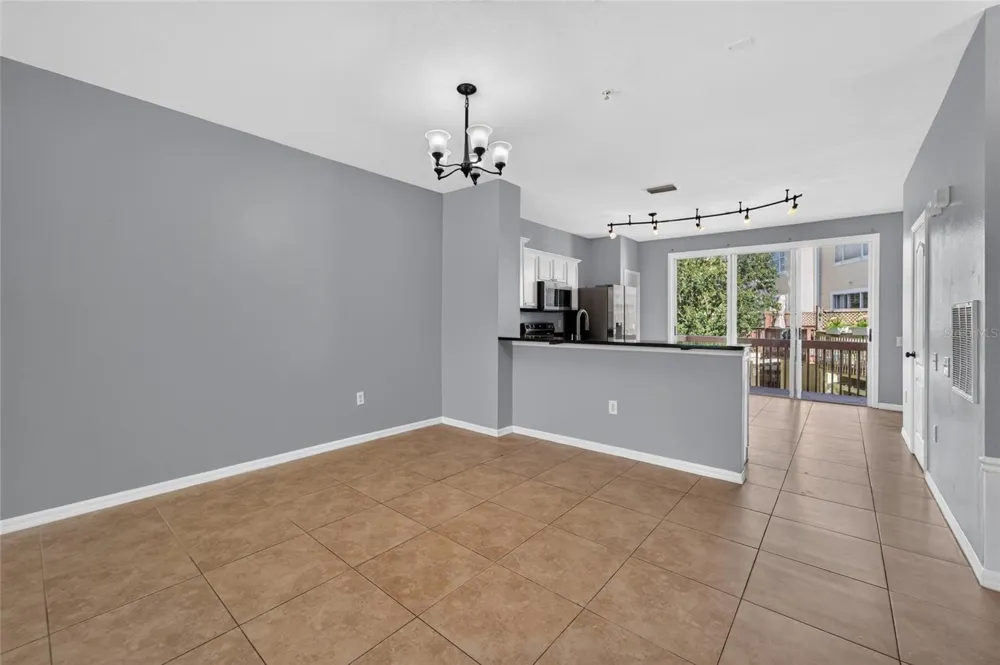 3186 BAYSHORE OAKS DRIVE Tampa, FL 33611
