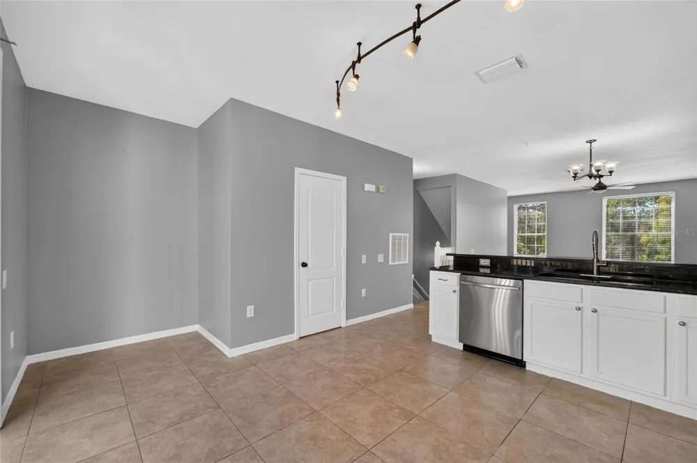 3186 BAYSHORE OAKS DRIVE Tampa, FL 33611