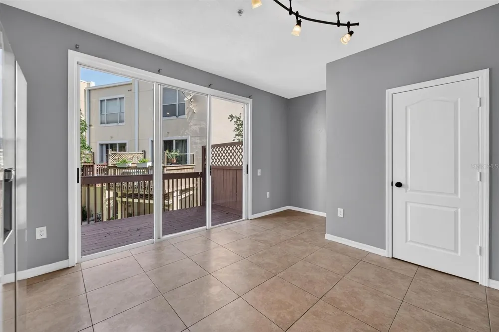 3186 BAYSHORE OAKS DRIVE Tampa, FL 33611