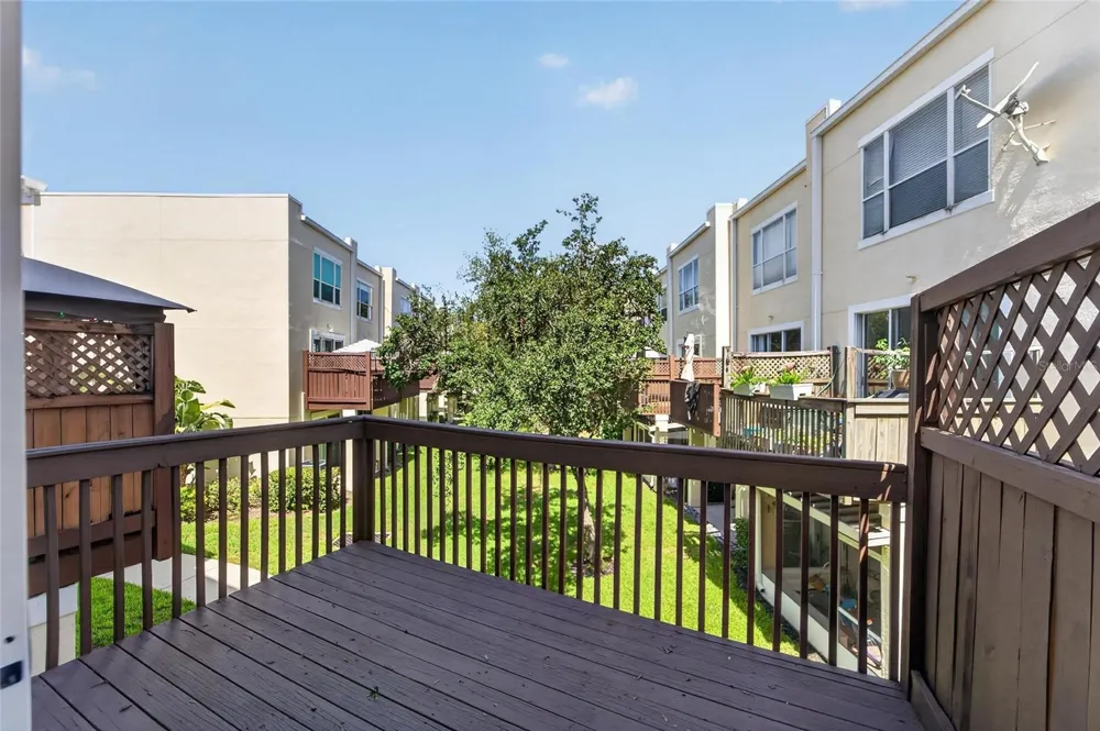 3186 BAYSHORE OAKS DRIVE Tampa, FL 33611