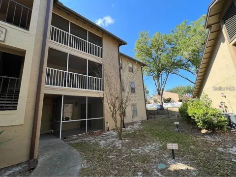 976 LEEWARD PLACE #103