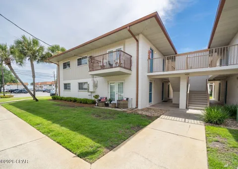 2100 W Beach Drive #J201