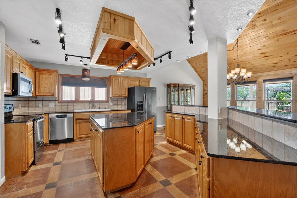 203 Oxbow Trail Marble Falls, TX 78654