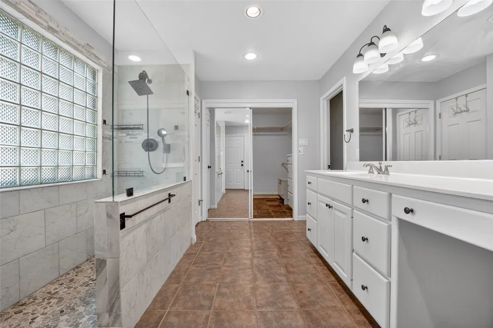 203 Oxbow Trail Marble Falls, TX 78654