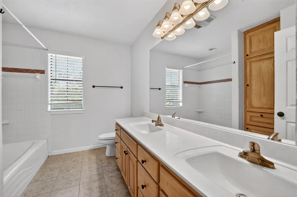 203 Oxbow Trail Marble Falls, TX 78654