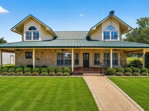 203 Oxbow Trail