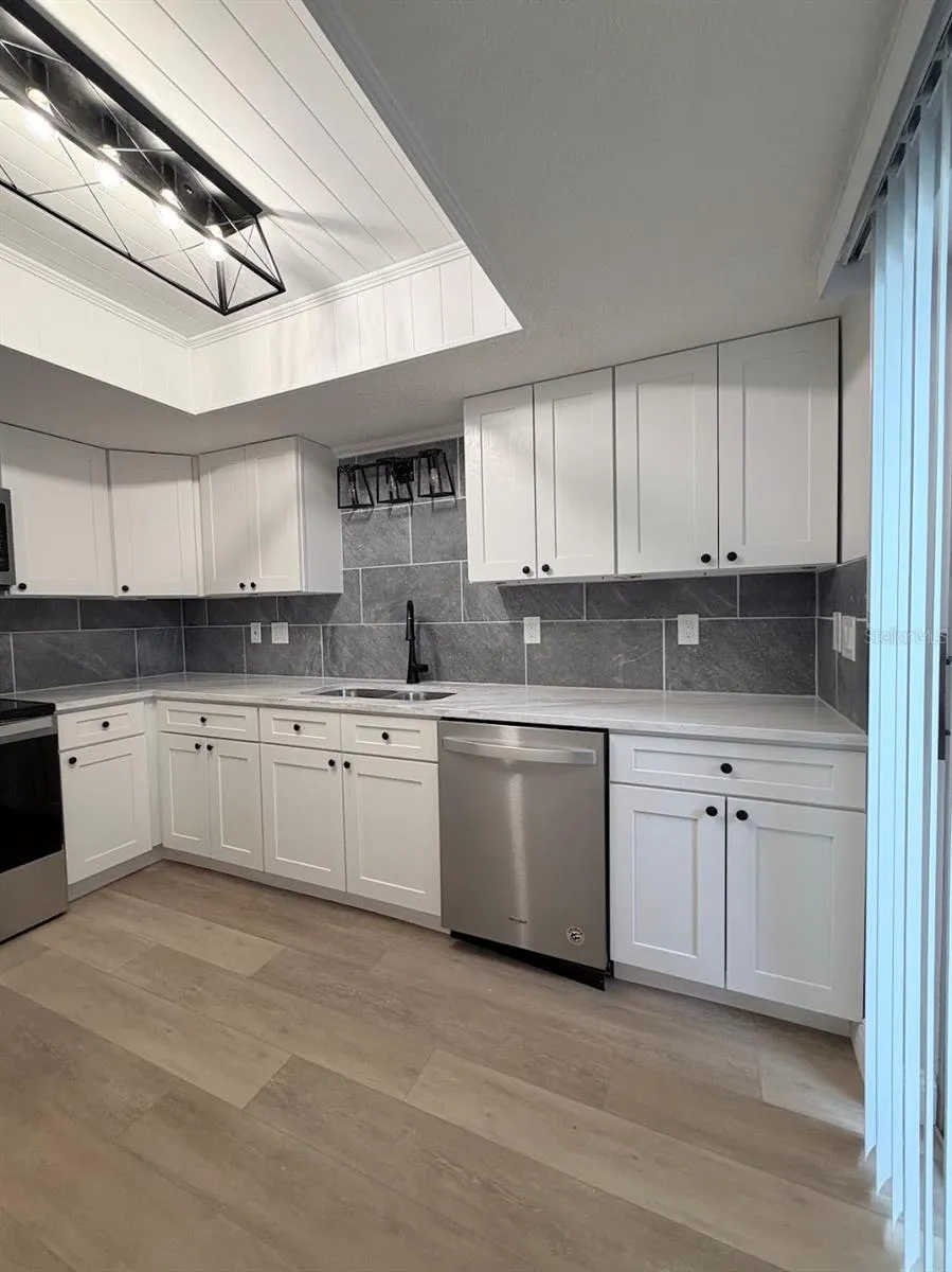 12406 EAGLESWOOD DRIVE #B Hudson, FL 34667