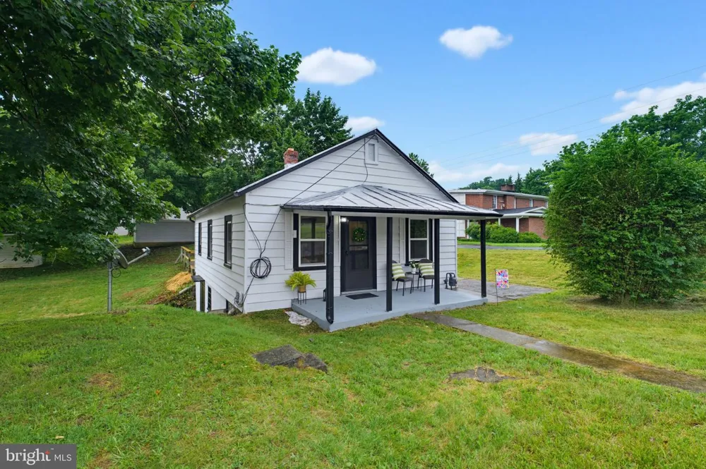 601 GRUBERT AVENUE Staunton, VA 24401