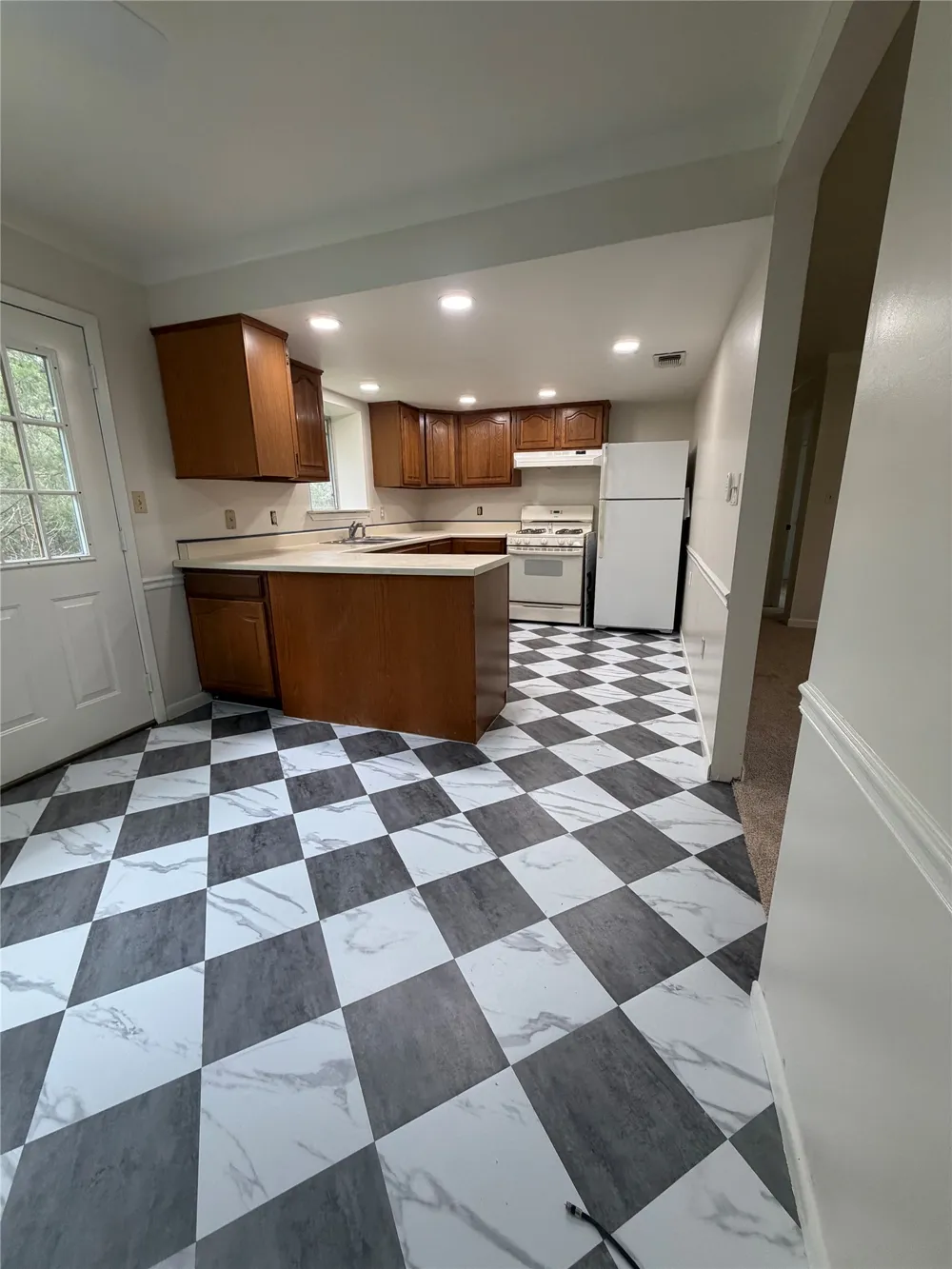 214 The Forest Road Dale, TX 78616