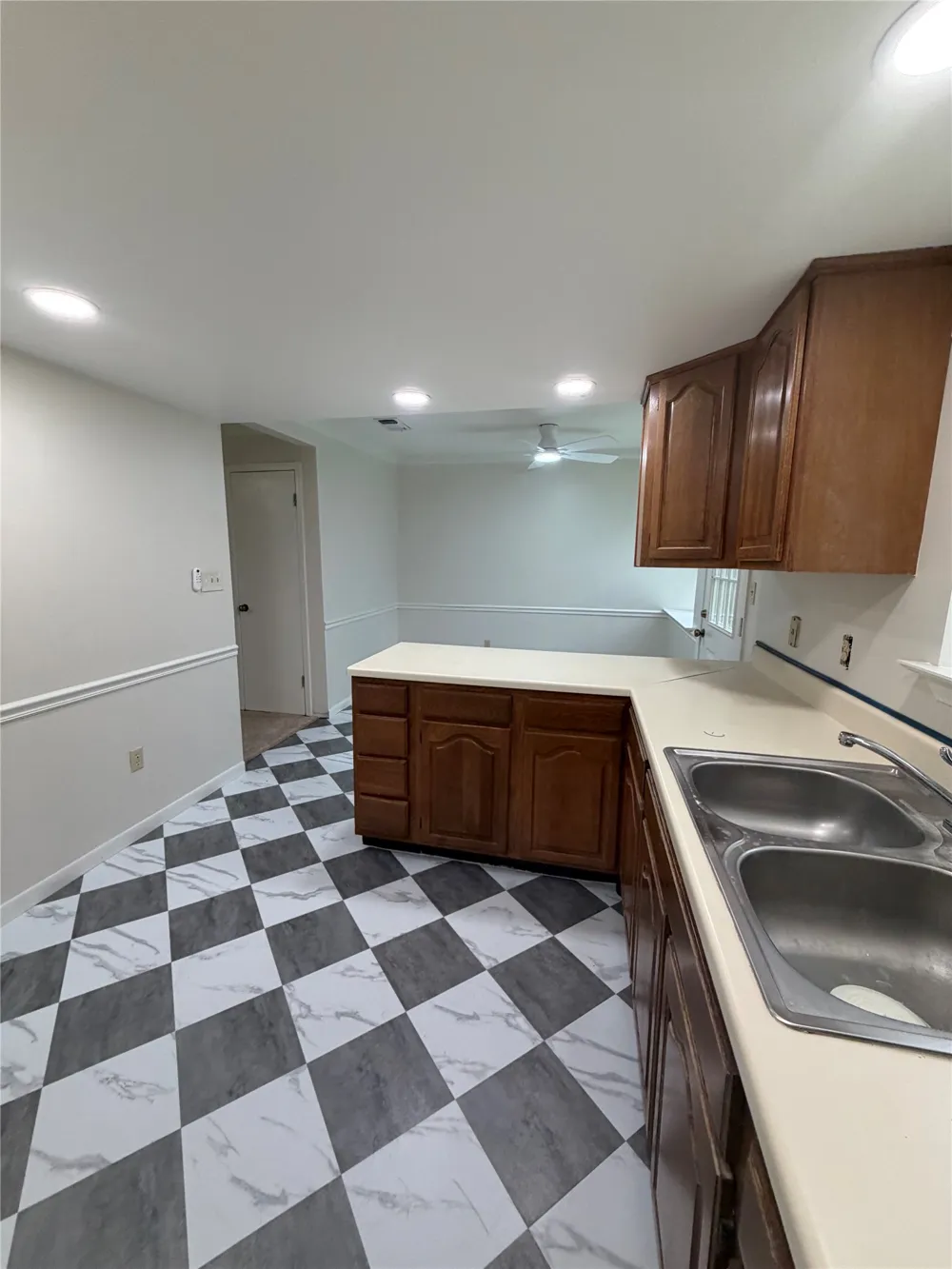 214 The Forest Road Dale, TX 78616
