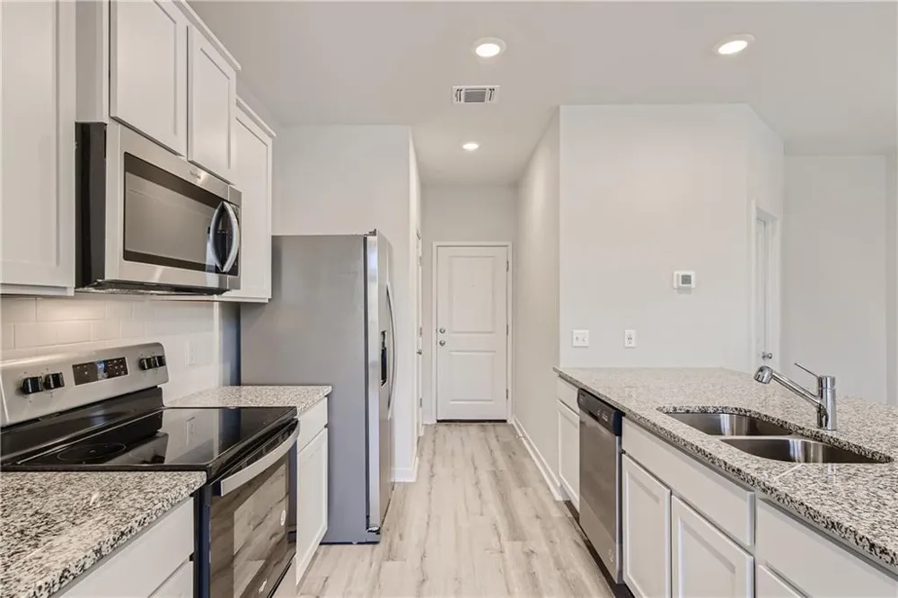 605 W South Street #211 Leander, TX 78641