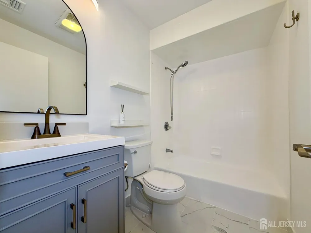 67 71 STREET #2 Guttenberg, NJ 07093