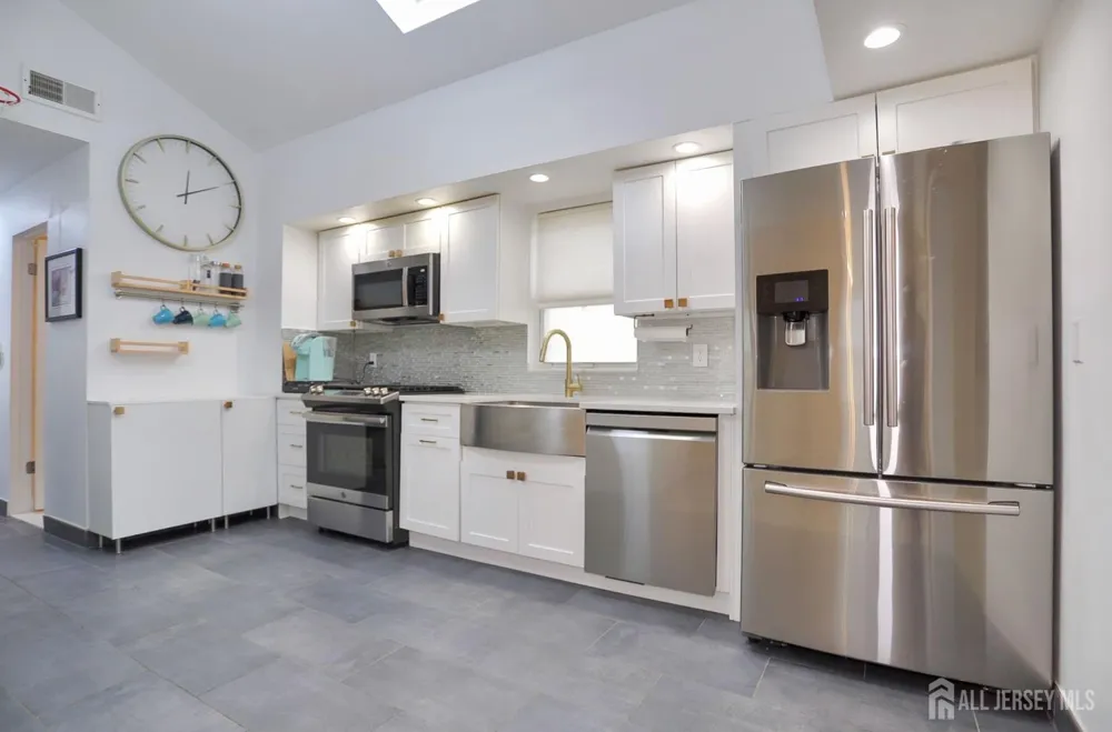 67 71 STREET #2 Guttenberg, NJ 07093
