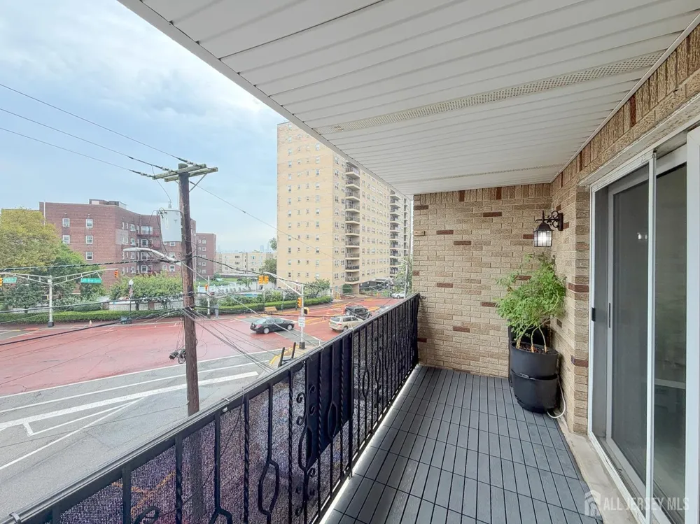 67 71 STREET #2 Guttenberg, NJ 07093