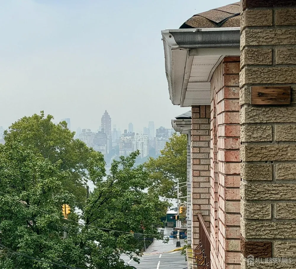 67 71 STREET #2 Guttenberg, NJ 07093